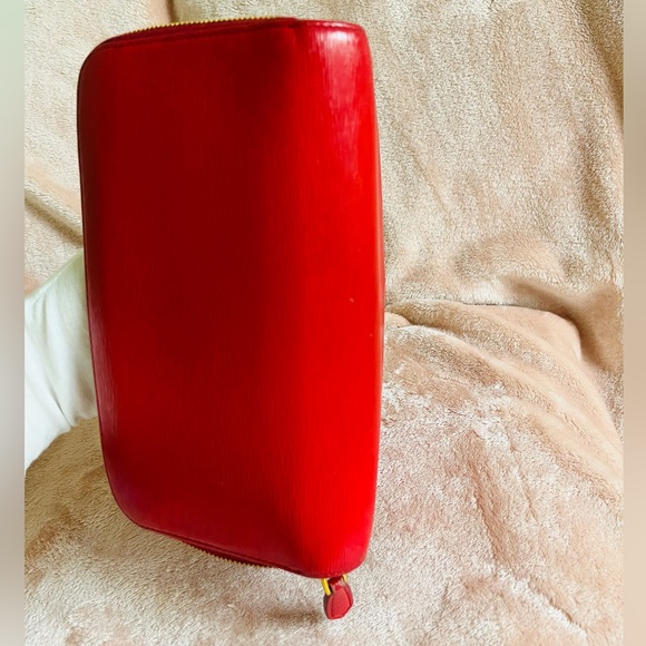 Prada Zip-Around Saffiano Leather - Picture 10 of 16